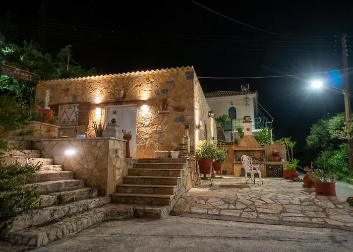 Andrikas At Xenios Avlais *